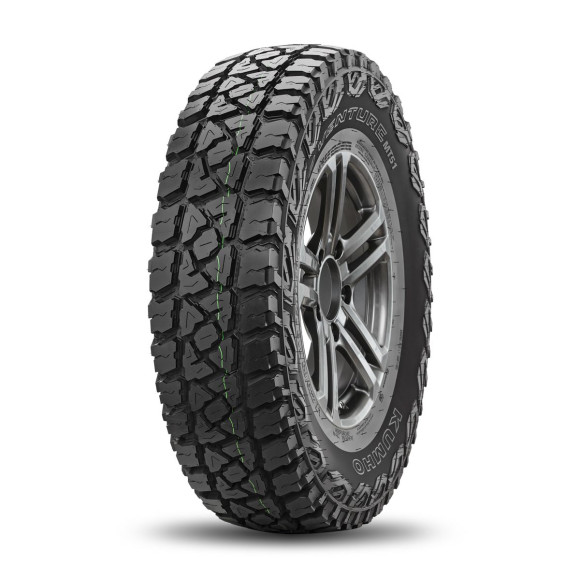 Шины Kumho 235/75/15 Q 110/107 MT-51 старше 3-х лет Шины Kumho 235/75/15 Q 110/107 MT-51 старше 3-х лет